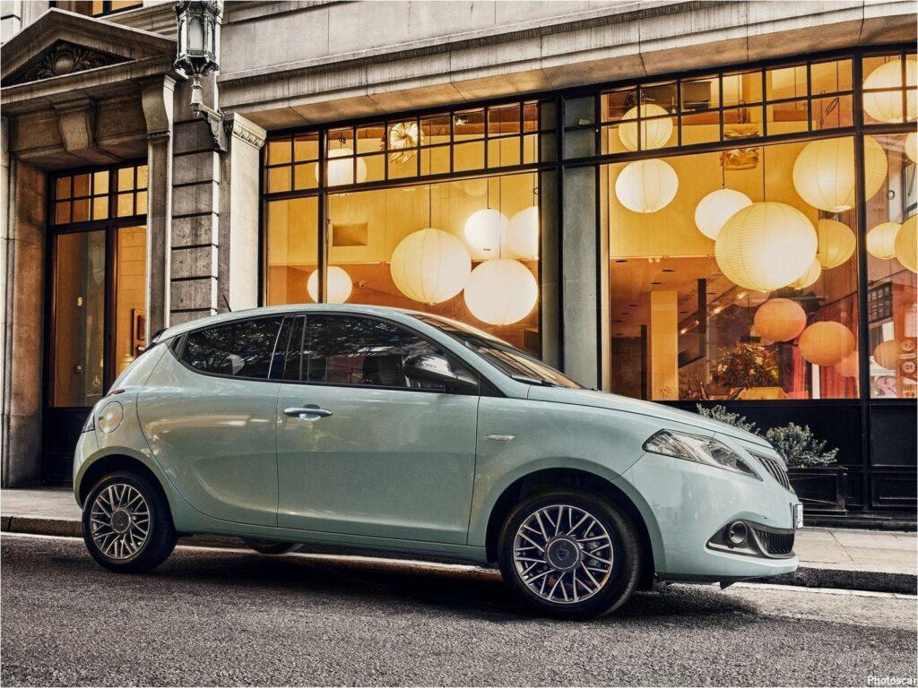 Nouvelle Lancia Ypsilon Plus Connect Et Nouvelles Couleurs