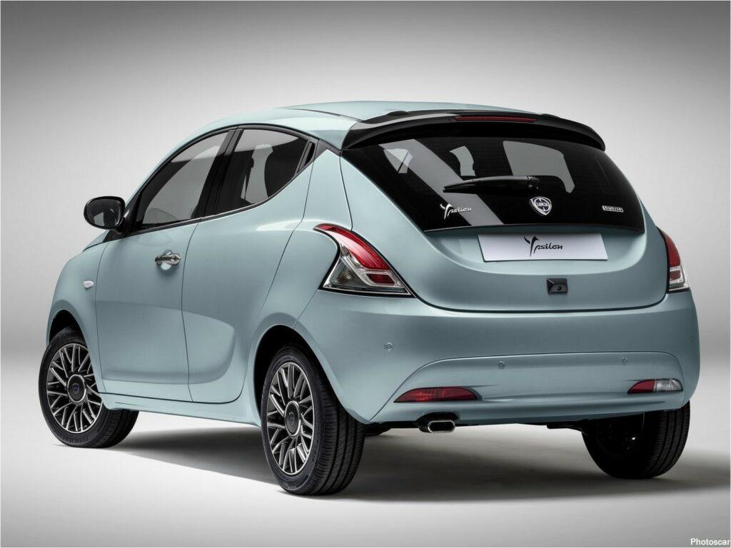 Nouvelle Lancia Ypsilon 2023 Plus connecté et nouvelles couleurs