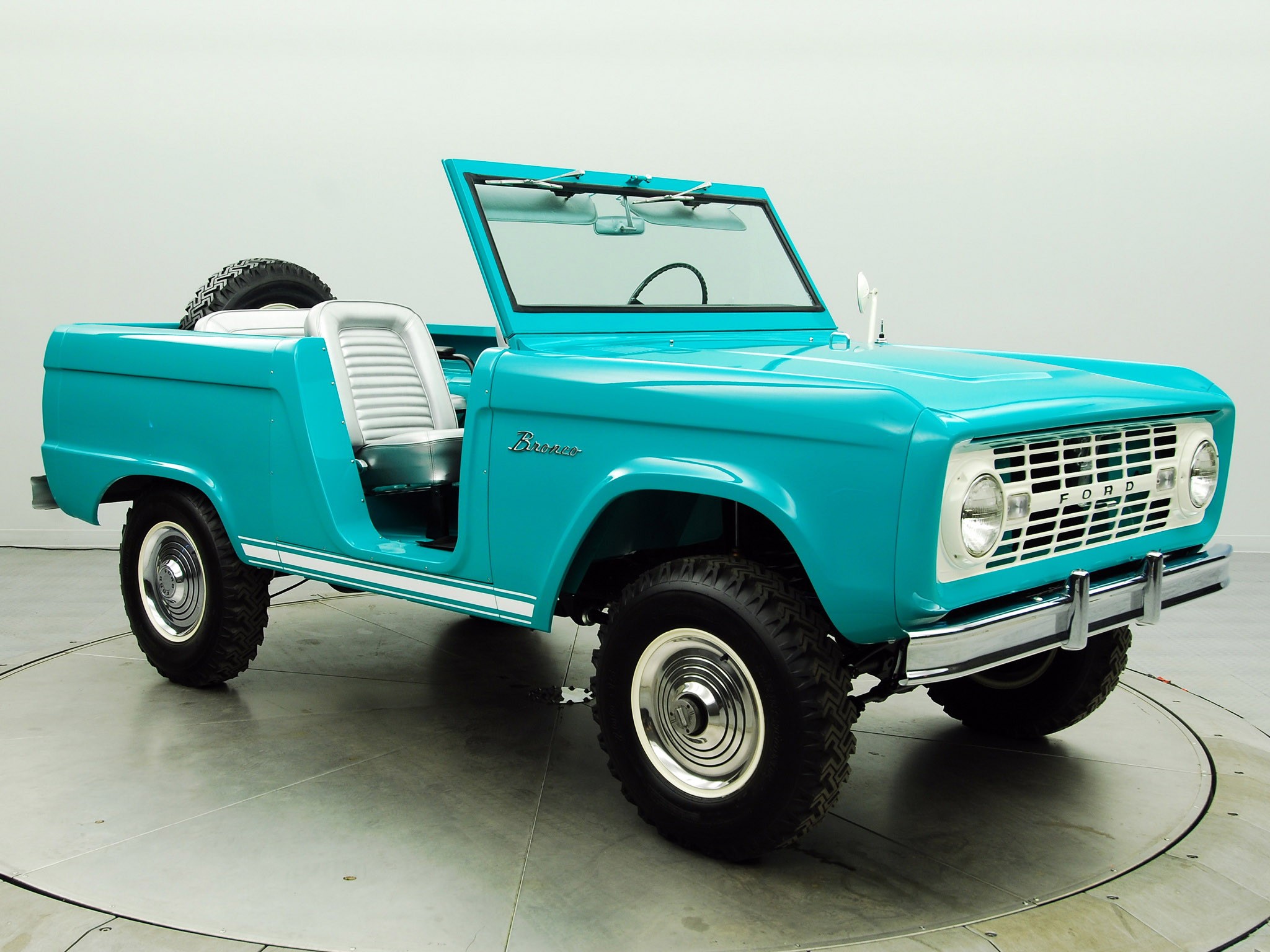 Ford Bronco Le 4x4 Qui A Declenche L Engouement Americain Photoscar