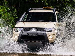 2014 Mitsubishi L200 Triton Savana 20 Anos Motorsports