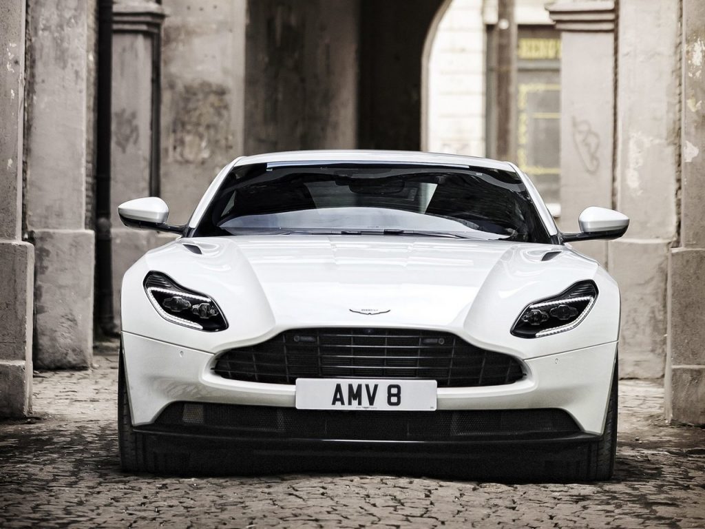 Aston Martin DB11 V8 2018 - La DB11 V8 Fait Ses Débuts à Goodwood