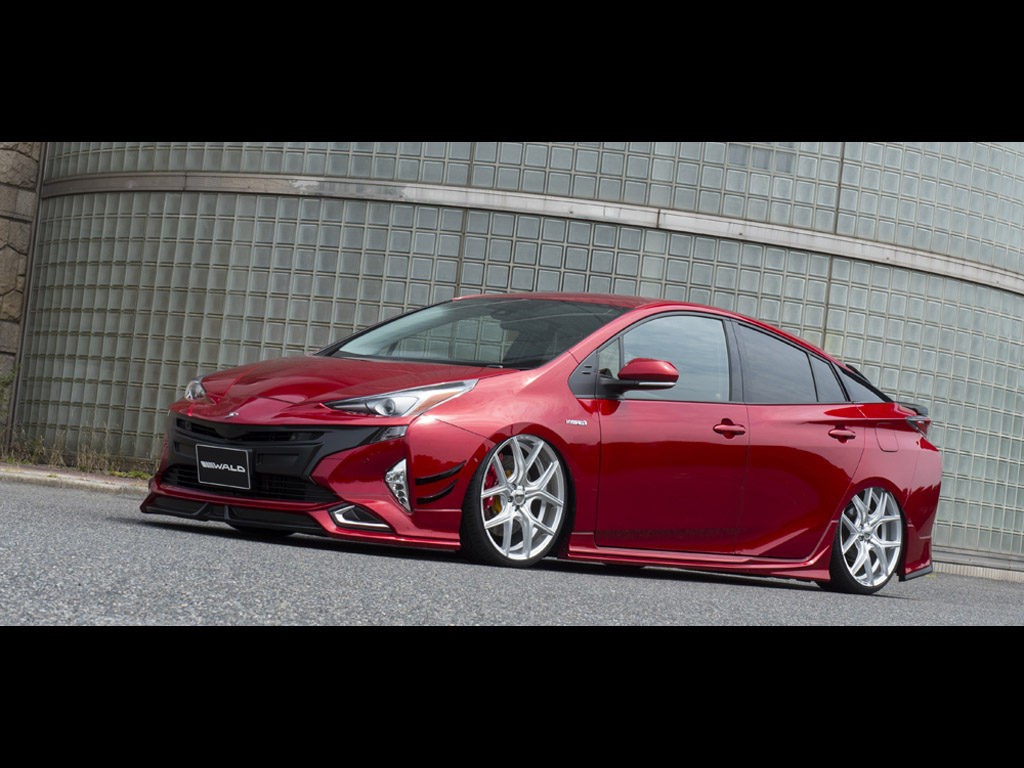 2016 Wald Toyota Prius Sports Line