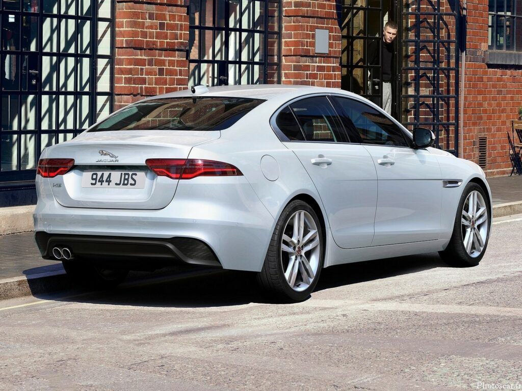 Jaguar XE 2021