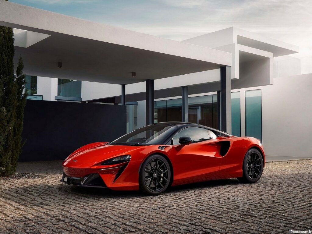 McLaren Artura 2022