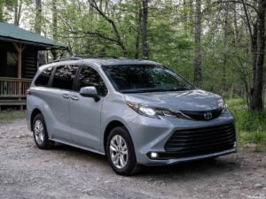 Toyota Sienna Woodland Edition 2022