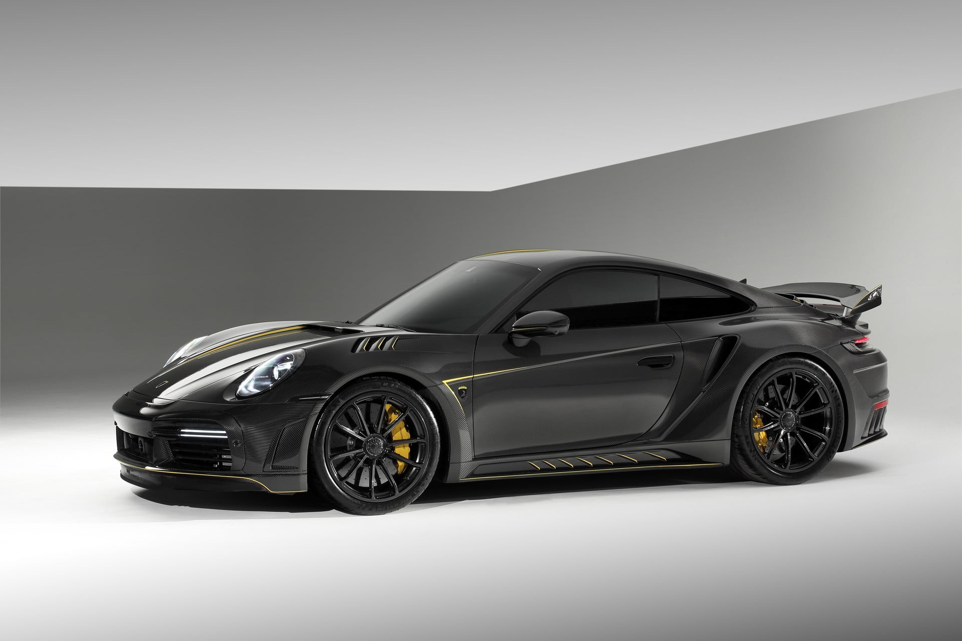 Porsche 992 Stinger GTR Carbon Edition 2021 - Un style extravagant