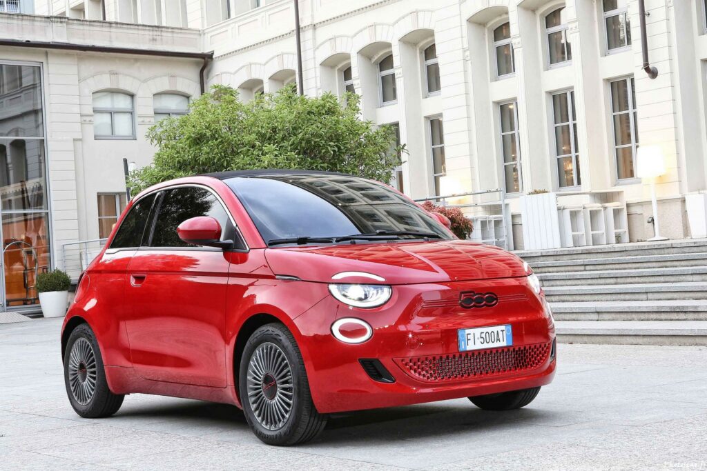 Fiat 500 Red 2023