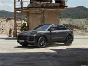 Porsche Cayenne Turbo E-Hybrid Coupe with GT Package 2024