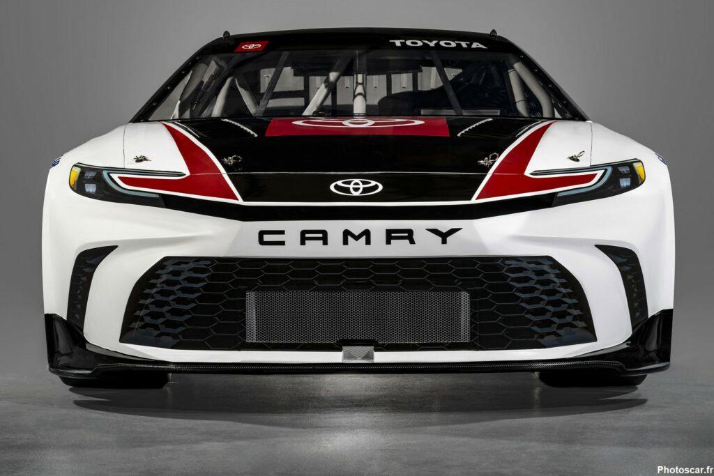 Toyota Camry XSE Nascar 2025 Un nouveau look pour la victoire