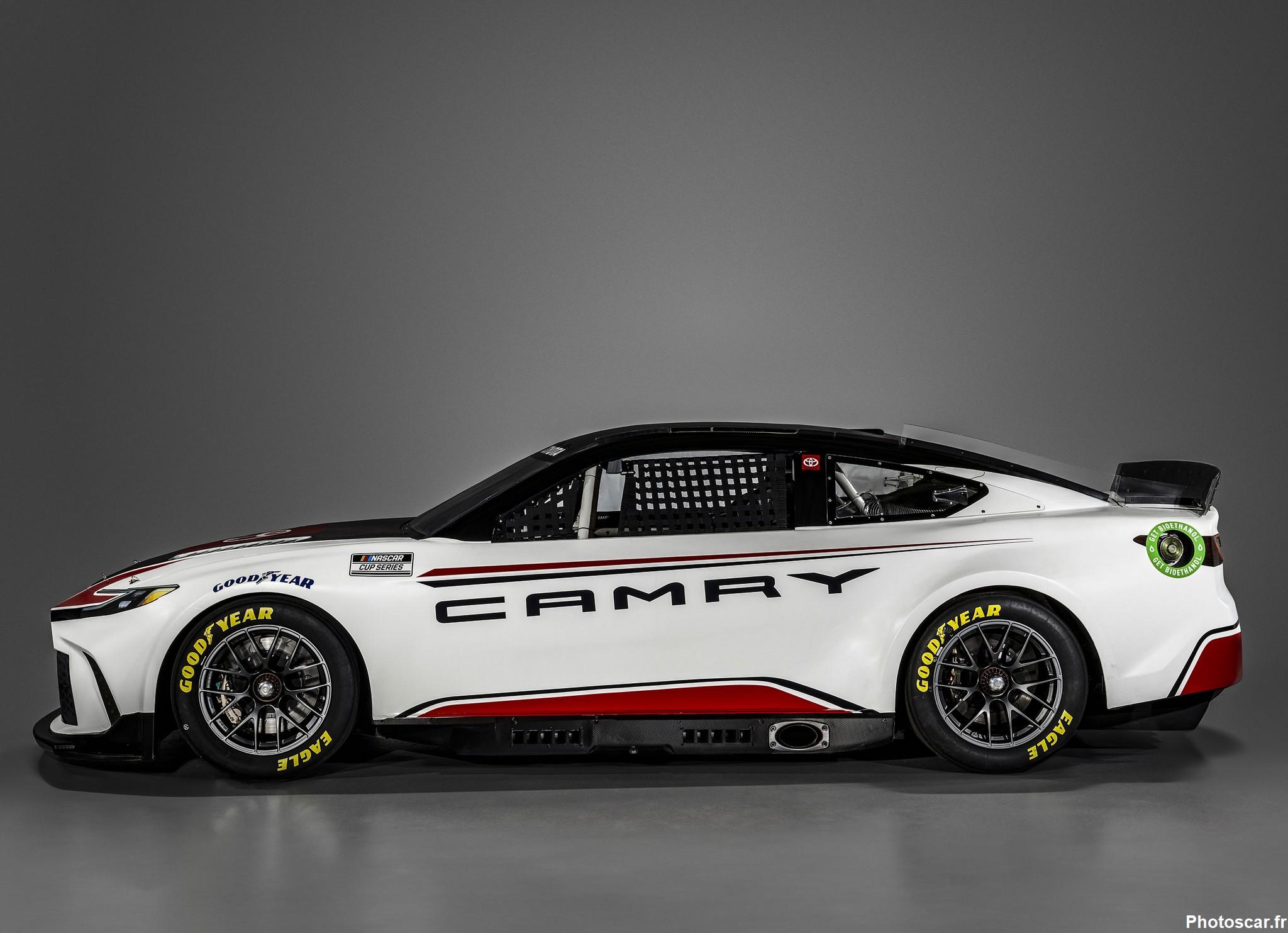 Toyota Camry XSE Nascar 2025 - Un nouveau look pour la victoire