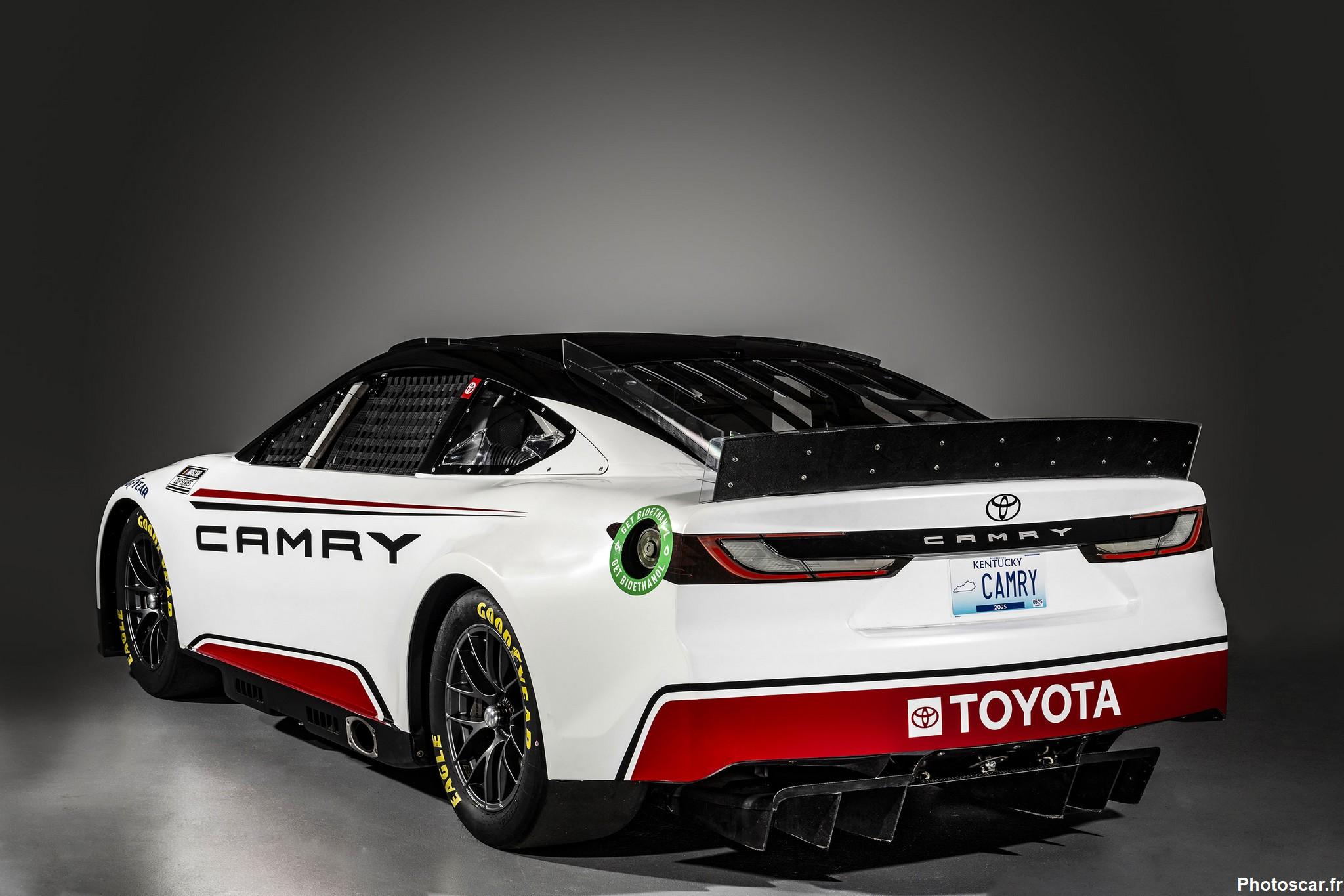 Toyota Camry XSE Nascar 2025 Un nouveau look pour la victoire