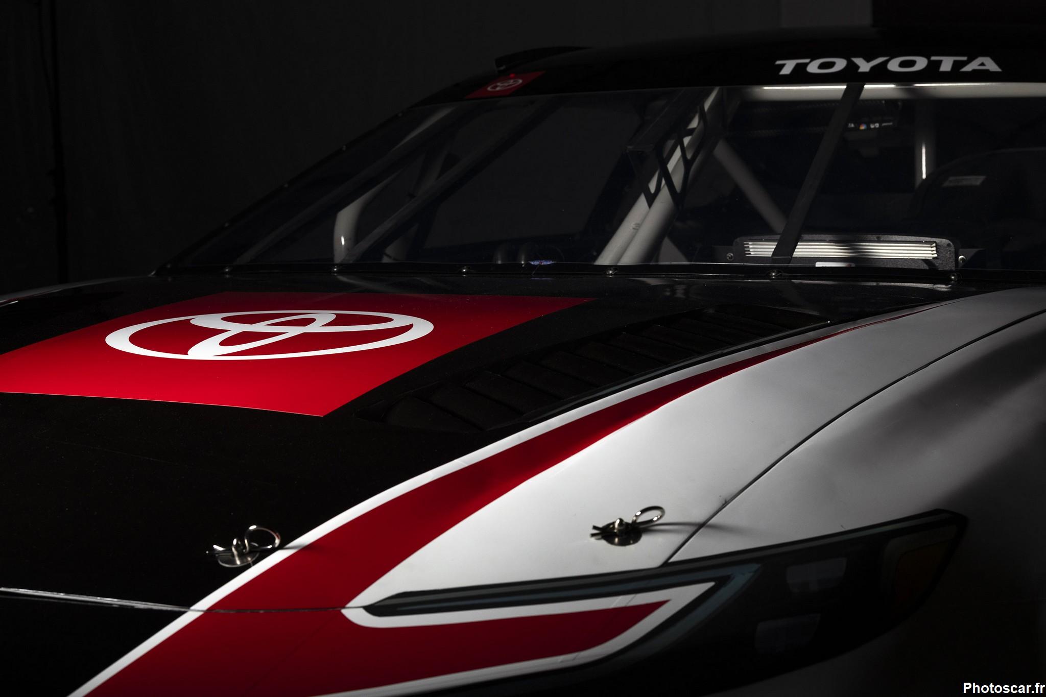 Toyota Camry XSE Nascar 2025 Un nouveau look pour la victoire