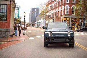 Rivian R1S 2025