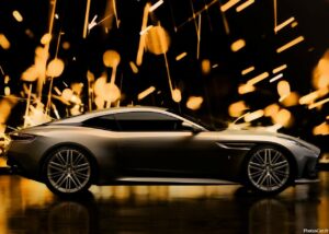 Aston-Martin DB12 Édition Goldfinger 2025