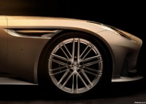 Aston-Martin DB12 Édition Goldfinger 2025