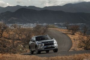 Mitsubishi Outlander PHEV 2024